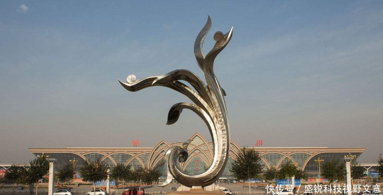 中国高铁在世界有名, 但有两个省会，至今未开通高铁