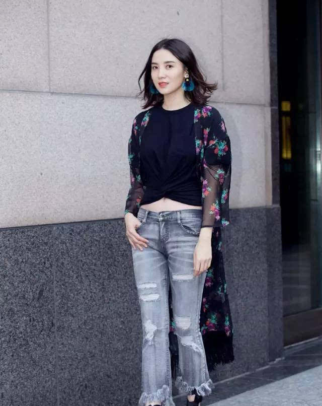  「显腿长」喇叭牛仔裤怎么穿都不过时,显瘦又百搭,轻松穿出大长腿!