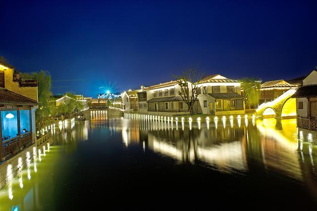 这座3000年古镇，夜景美到令人窒息，这才是江南古镇该有的味道