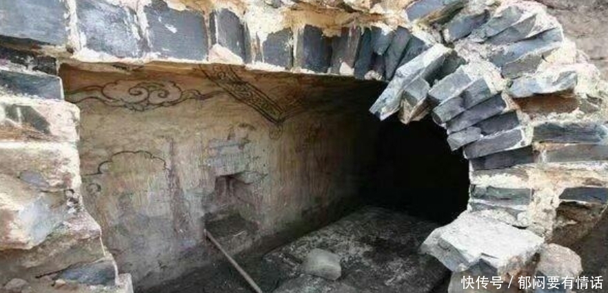 洪泽湖水位突然下降，但湖底露出神秘建筑，专家：等了300年