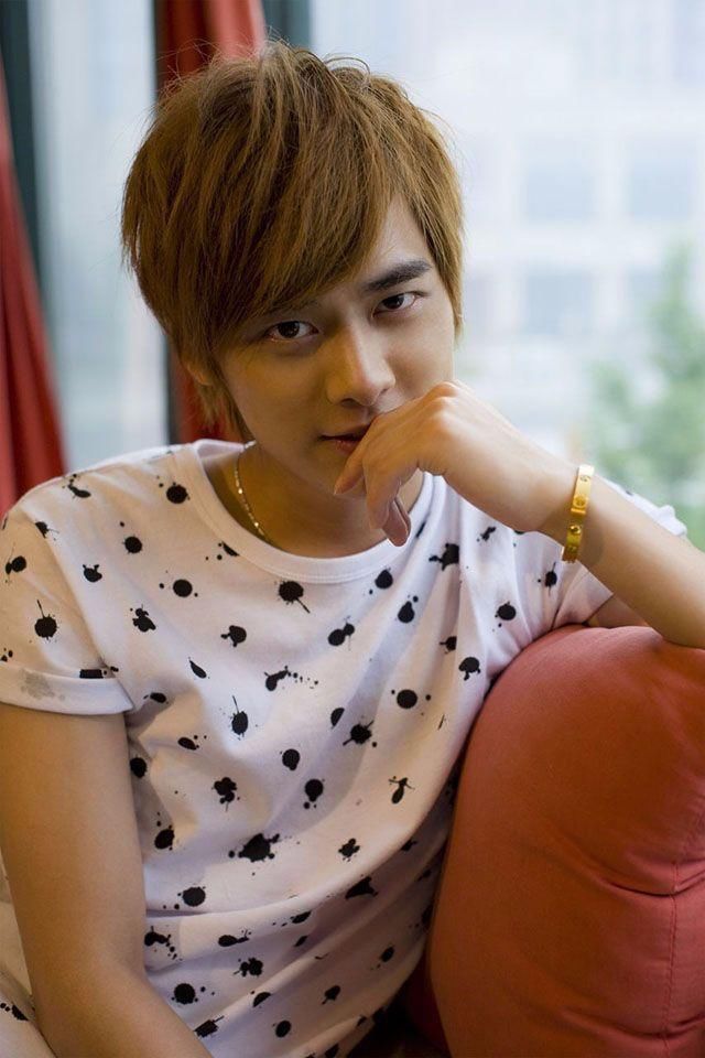 李易峰换新发型像换了张脸, 颜值爆表堪比整容