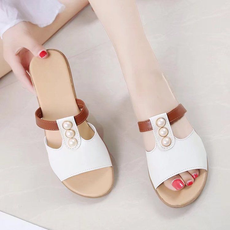 凉鞋鞋已经出局了，今夏超流行这几款一字拖，谁穿谁时髦