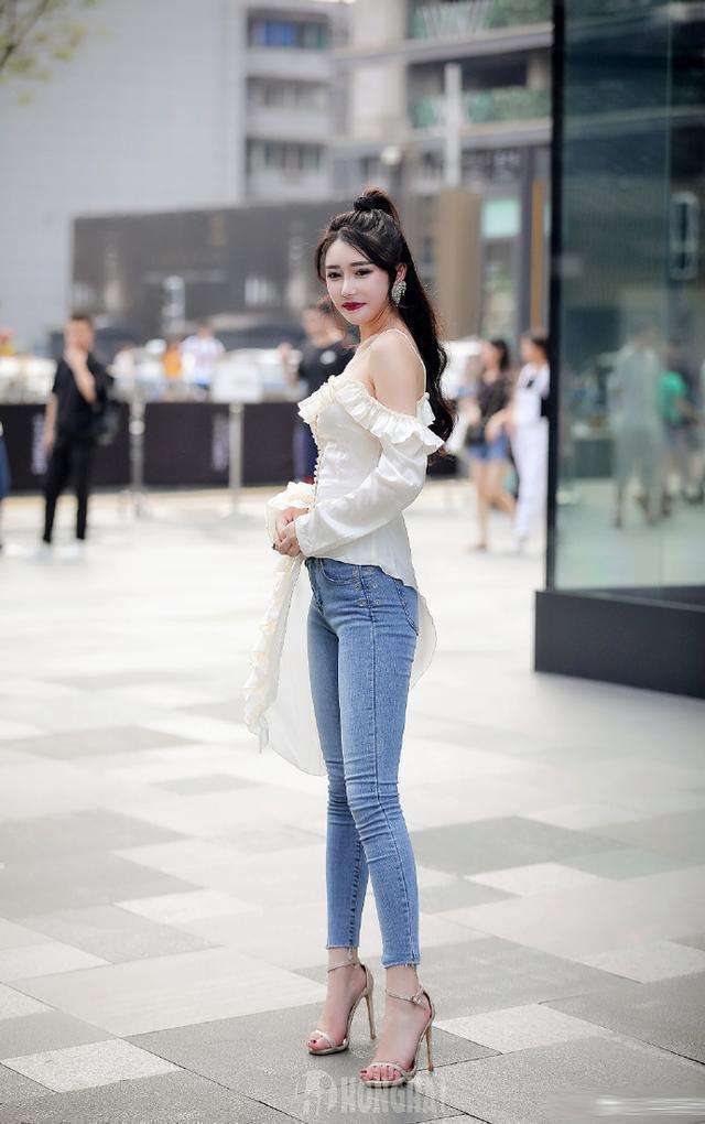 街拍: 身材好的小姐姐颜值一般不会差, 个个是女神!