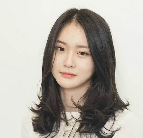  偏分@想拥有女神级偏分发型，不要忘记做这两件事，修饰脸型更有高级感