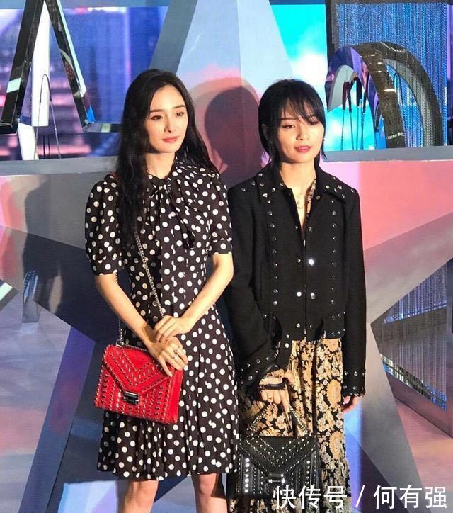 杨幂周笔畅同框，穿波点连衣裙的杨幂竟然输了，网友：真的尴尬了