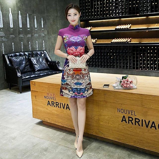 小香风印花旗袍，时尚风采，最是显你貌美肤白！