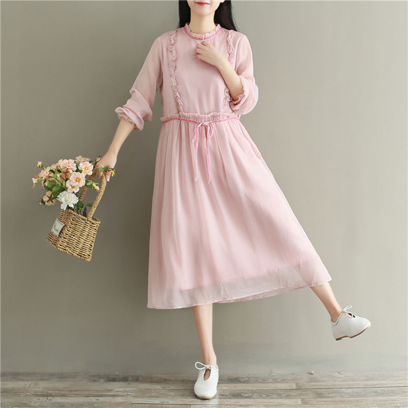 七月的高温高温别傻傻的穿长裤了，今年流行连衣裙，穿上确实洋气