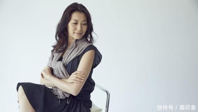 青青姐姐■女人再缺钱,也要学会打扮!建议换上这几款,洋气减龄,关键不贵