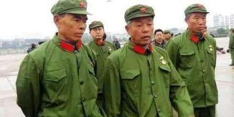  中国：如今在中国部队中，农村兵为何越来越少了？答案值得国人