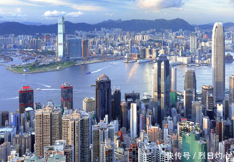 为啥不少香港人宁愿住“铁笼房”，都不来内地生活？虚的东西太多