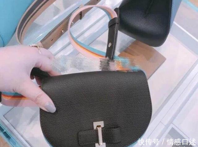 黄圣依的包到底有多贵才被打马赛克然而霍思燕才是真的隐形炫包