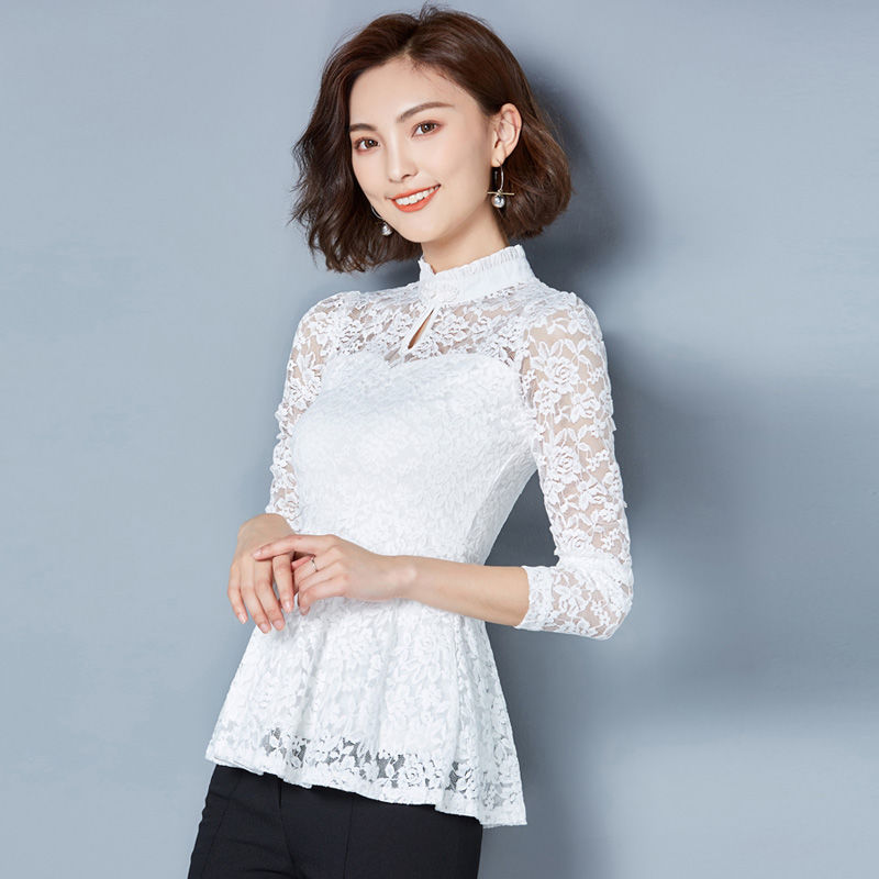 刚入秋,媳妇丢掉昂贵的真丝,买了这小衫,迷人显嫩瘦翻了