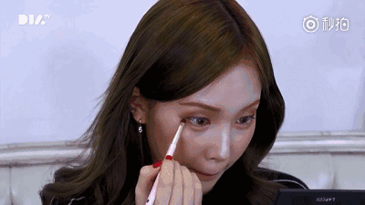 惊!戚薇开眼角了?还是无痛的