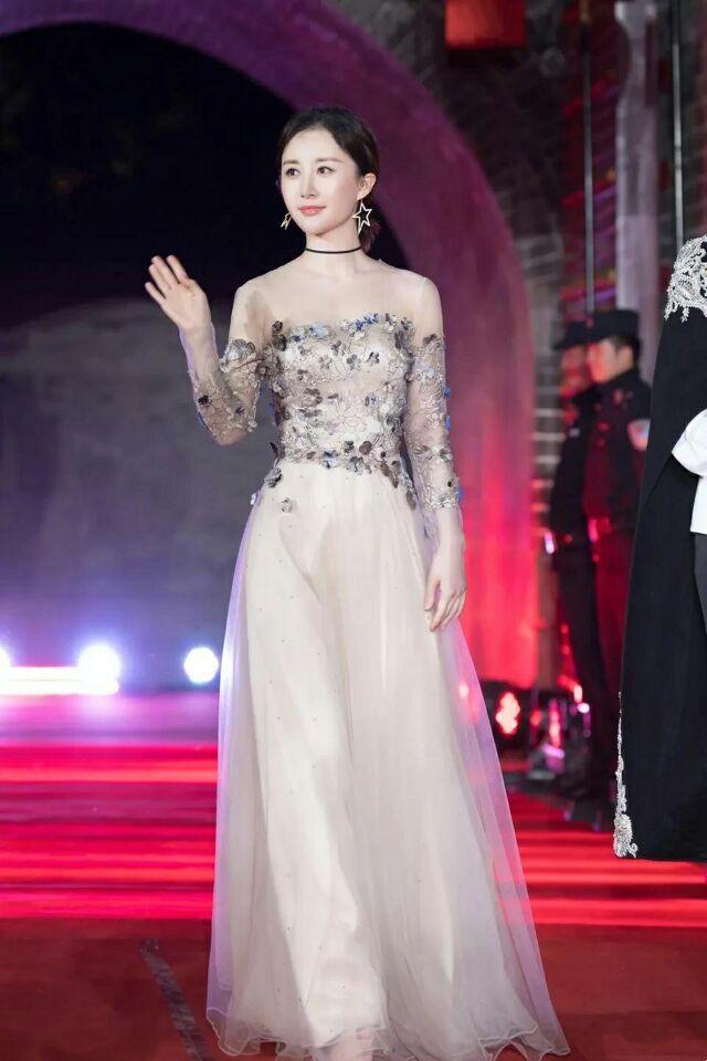 清纯靓丽时尚魅力女神舒畅写真，美美哒少女风!