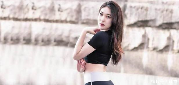 气质不凡的紧身打底裤,展现的身材靓丽又时尚,看一眼就没法忘记