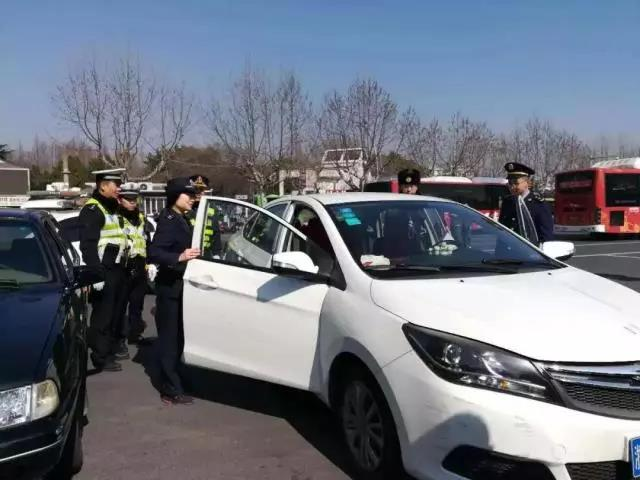 无证还开滴滴?嘉兴两辆车被查最高罚3万元