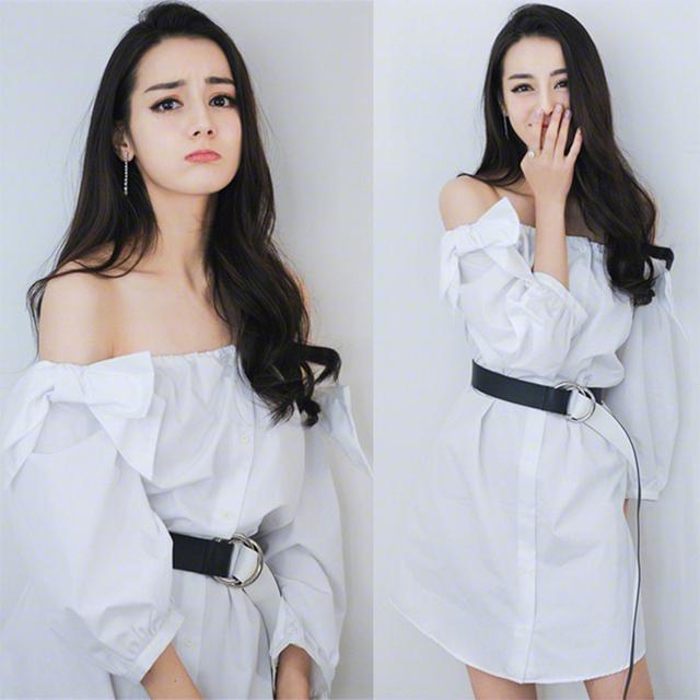 热巴穿着一身魅力的连衣裙亮相现场，却火了凉鞋，网友一致要同款