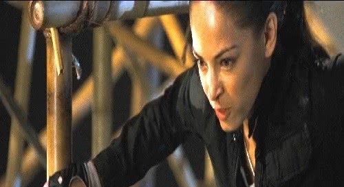 一部来自日本单机格斗游戏改编的科幻动作大片