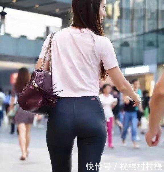 淡雅清新的打底裤,展现女性的优雅风度