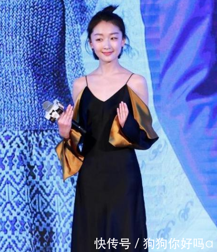 周冬雨长大了，裙子只用两根吊带撑着，网友：真大胆