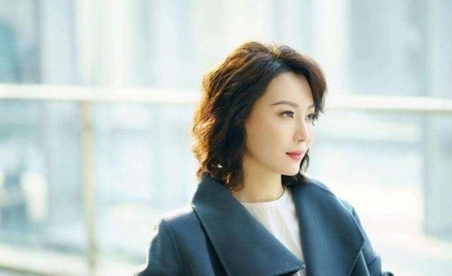「 雪纺衬衫」袁泉陈数被赞大气，胡静孙俪集体扑街，中年女星演职场强人