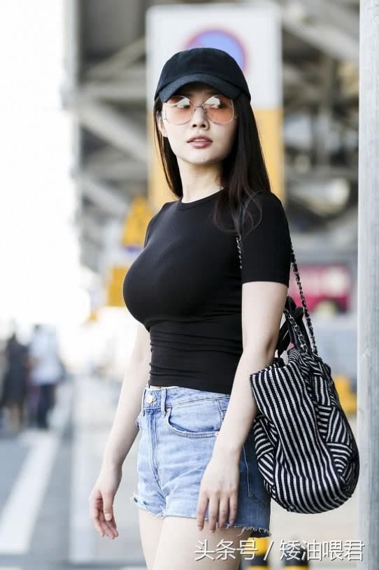 徐冬冬的鞋子绝了！加塑料带变防水靴，脚趾却露出来，还能防水？