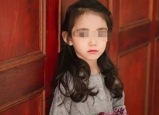 12岁女孩已化妆6年，医生的一番话却让她一家人痛不欲生!