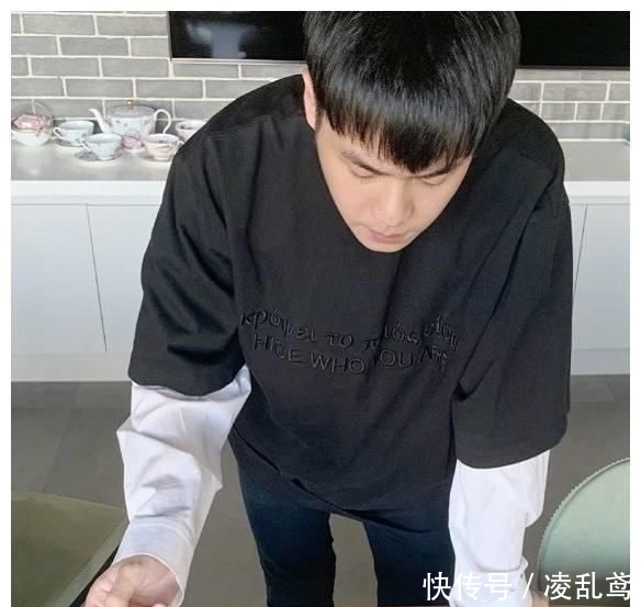 「毛笔画」都说张若昀的毛笔字丑,见到他拿毛笔画的画,对他另眼相看了