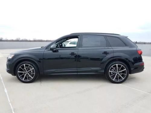  #豪华#想买豪华中大型SUV，不妨再等等，新款奥迪Q7惊喜不断