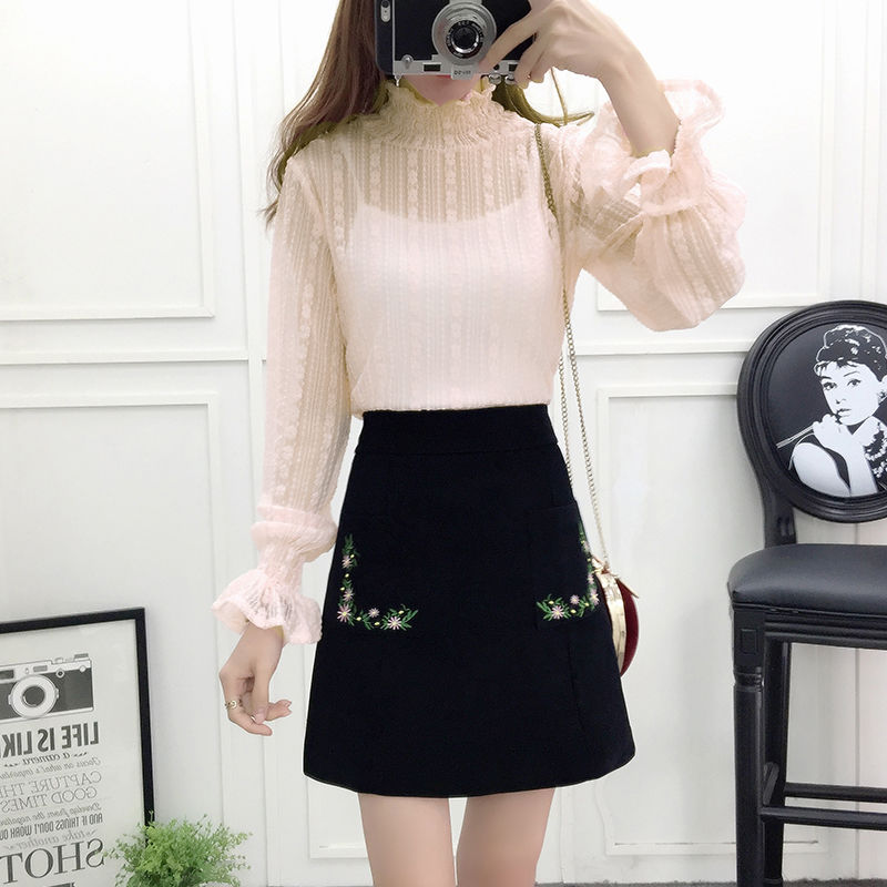 老婆个不高，但是特别会穿衣，穿小香风套装，没人相信她一米五