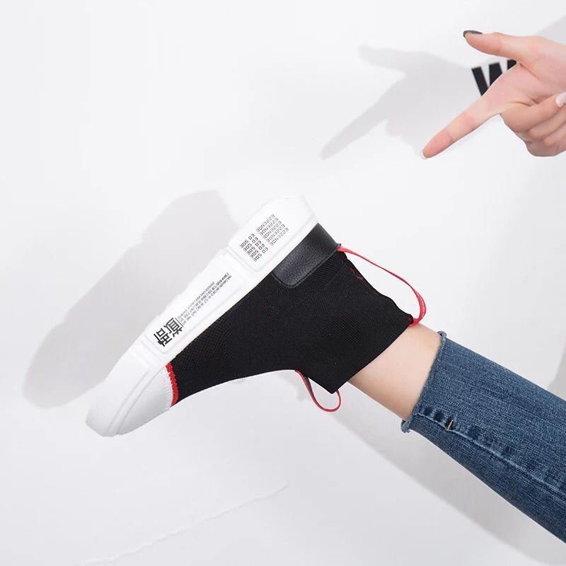 新发现一种:“袜子鞋”，比高跟鞋洋气，比凉鞋百搭，好穿不累脚