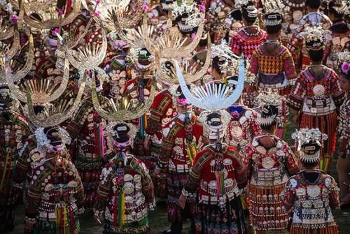 苗族当地银饰便宜又好看，却无人购买，这是怎么回事呢？