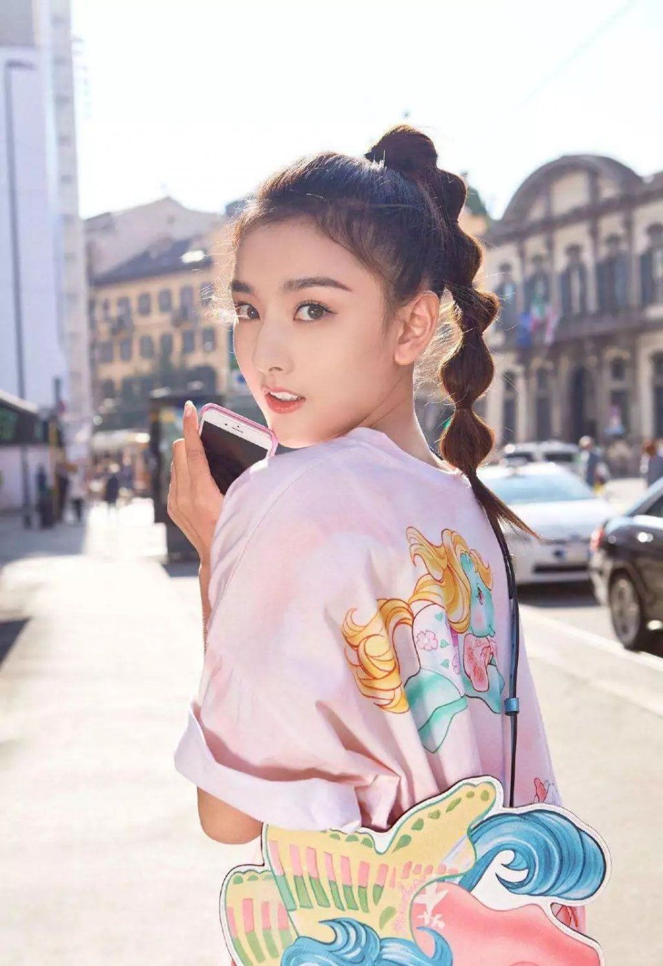 转发杨超越就能心想事成?别迷信了先瘦瘦脸吧