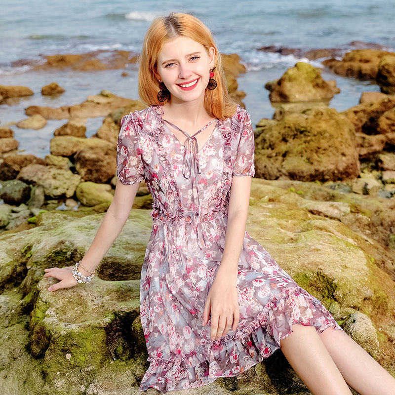 姐姐是个设计师!她说我五大三粗的，最适合穿这样的裙子，是吗