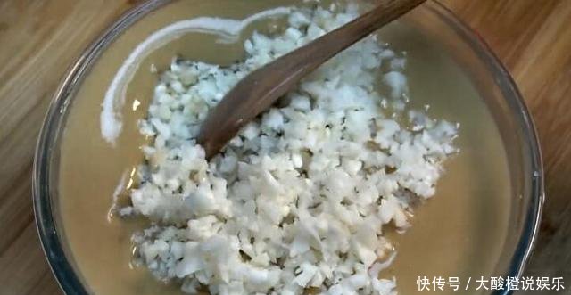 『比凉粉好吃』立春后这菜要多吃,4元一斤,上锅一蒸滑嫩爽口,我每周必做一回
