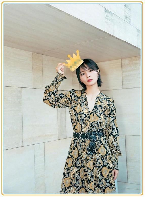 再别说周笔畅没女人味了！一袭印花裙惊艳全场，连杨幂都甘拜下风