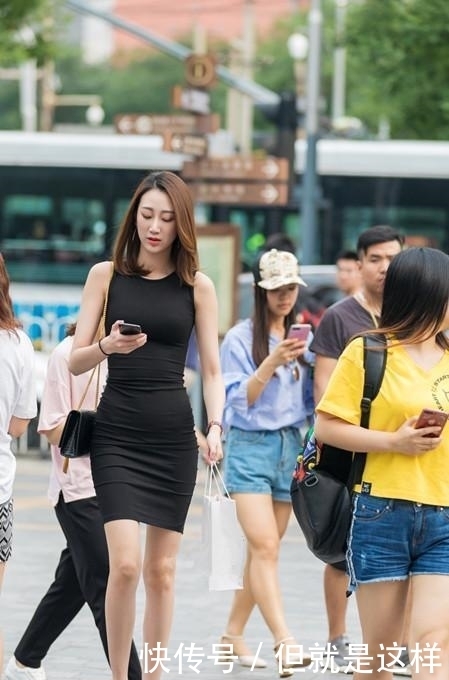 #风景#摄影:面目俊俏的美女,背影就是一道风景