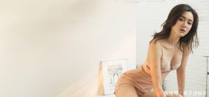 一向清纯的江铠同拍摄一组《男人装》火力全开, 网友: 差点认不出