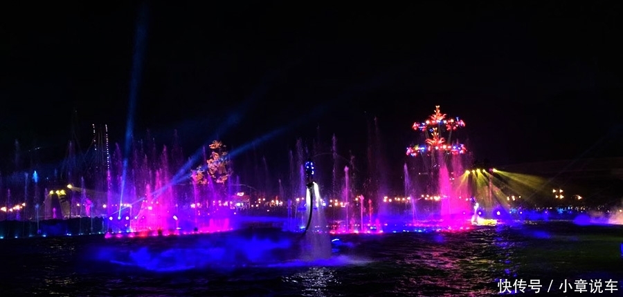 国内有处“海洋王国”门票300多，晚上看烟花，游客：值回票价！
