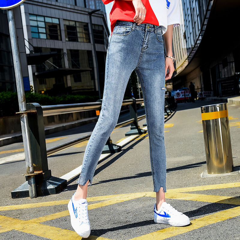 还再穿老土的打底裤,看看新款小脚裤,洋气的不得了