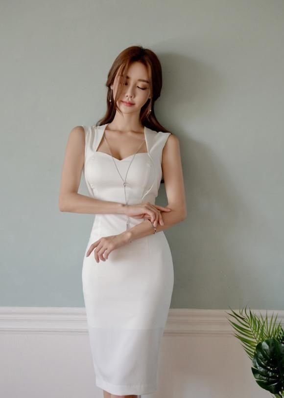  「美女」街拍：充满活力的紧身裙美女，展现女人时尚魅力