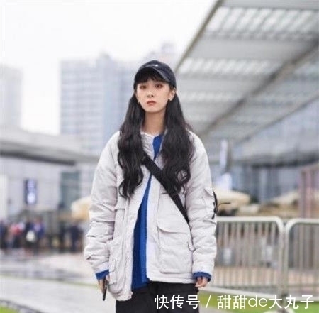 如同■身材高挑，经典的黑白配，如同仙女一般，小姐姐肤白貌美