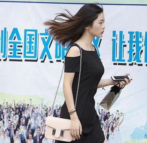  【精致】街拍小姐姐：迷人长裙，精致旗袍，女人味十足