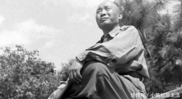 『孟良崮』张灵甫战死孟良崮,蒋委员长当着众人,抡起手杖打的他满头是血