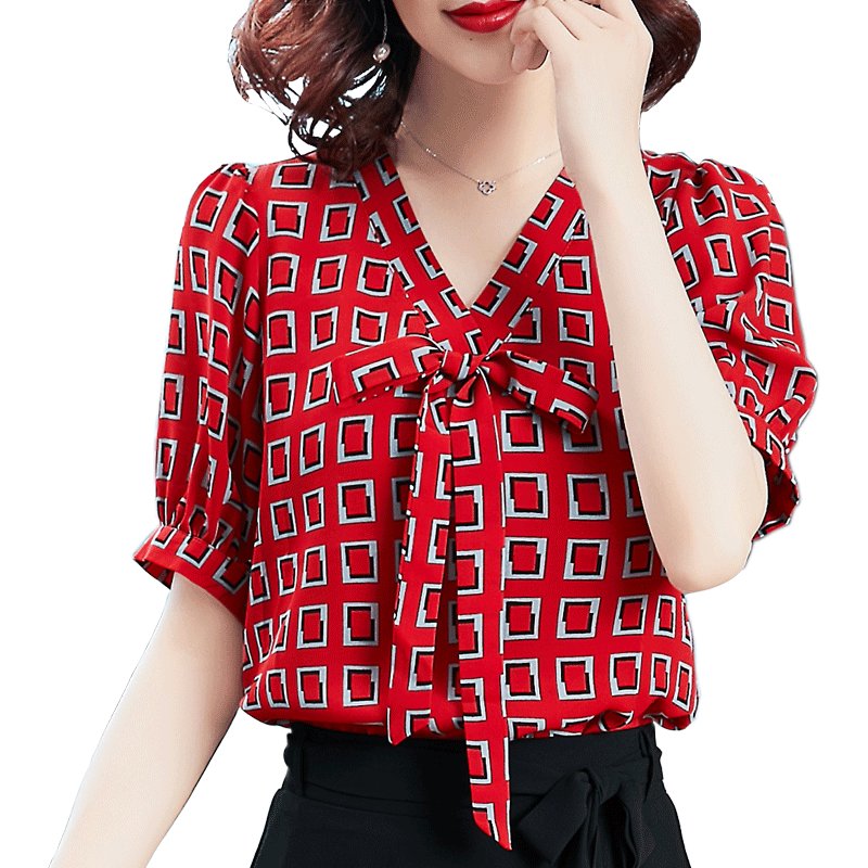 月入2万的姐姐真会打扮,穿这样的上衣+阔腿裤套装,太有女人味