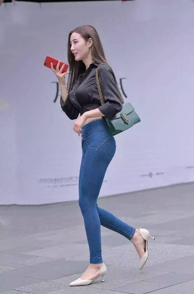  「美女」夏季街头美女风采各不相同，清新美丽与优雅成熟，谁能令你心动