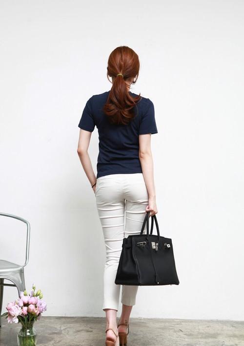 时尚紧身裤让好身材展露无遗, 美的没有尴尬