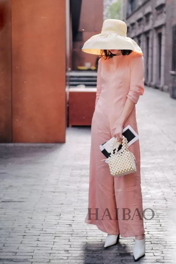 提问| 怎么穿粉色才能摆脱乡土感?她们教你穿出强大气场!