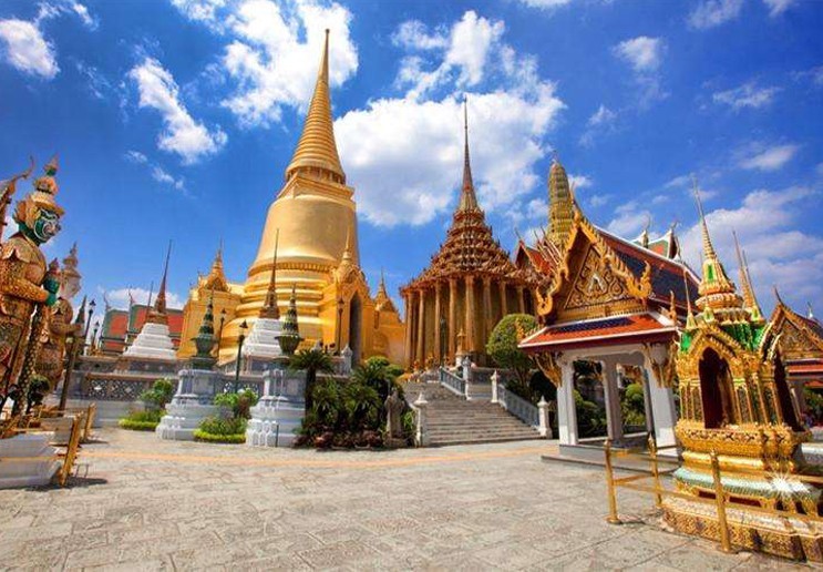 泰国人妖评亚洲游客韩国人爱占便宜,日本人文明,中国人一个字