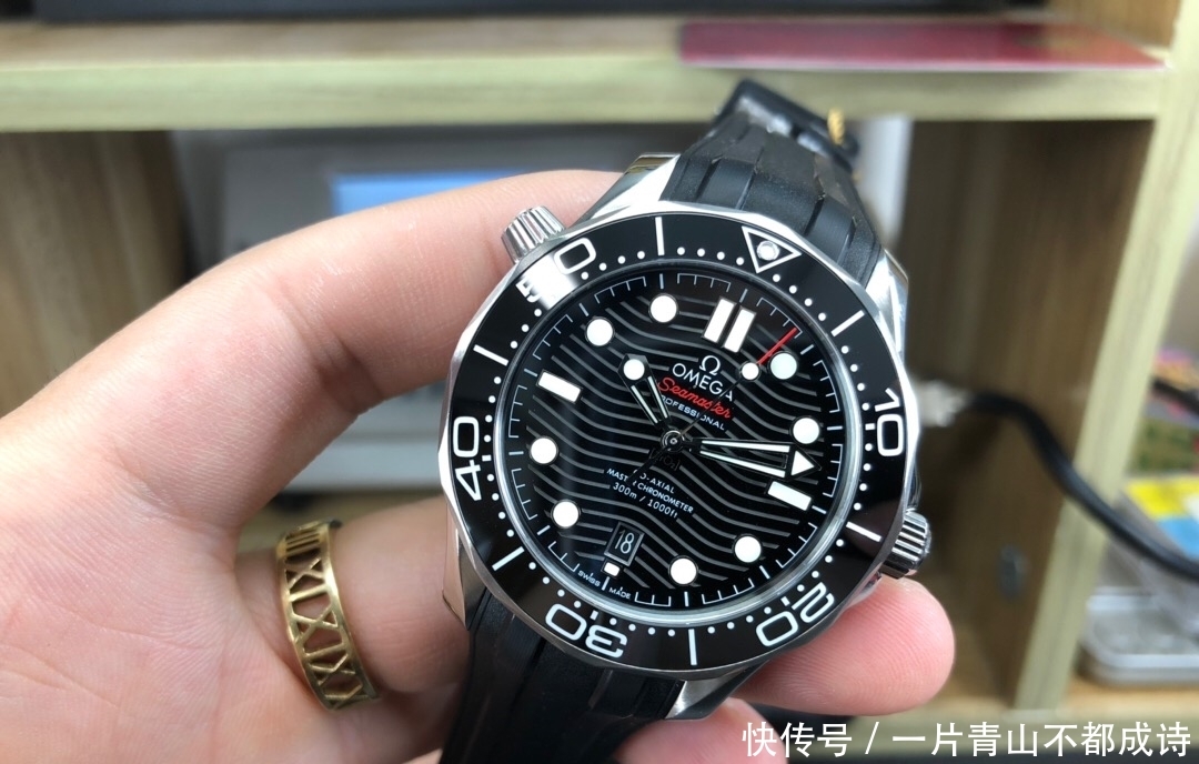  全新海马■欧米茄300米和帝舵，你会选择哪个？哪个档次高